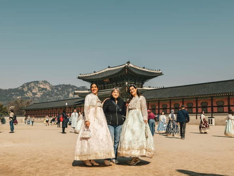 Seoul Half-Day City Highlight, Palace Tour with Hanbok - The National Palace Museum question