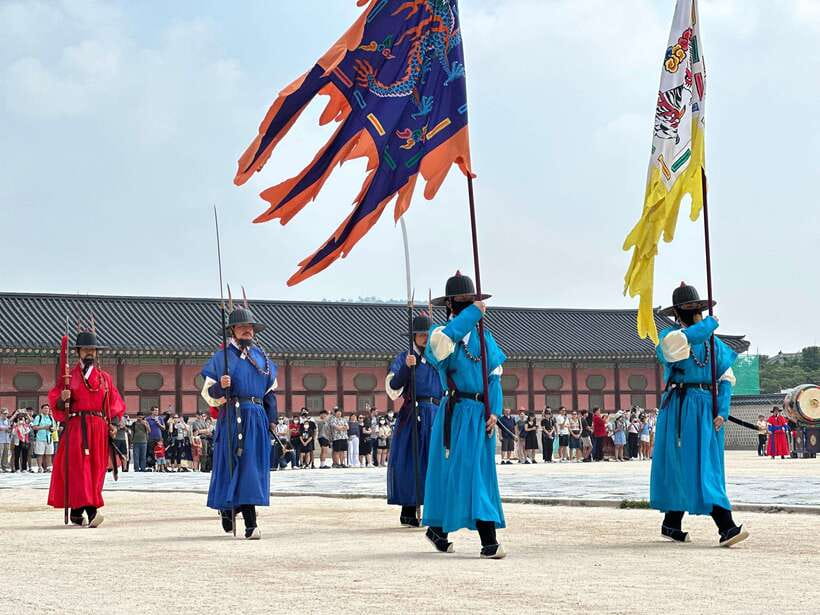 Seoul Highlights: Gyeongbok Palace, Insadong & N Seoul Tower - Key points at a glance