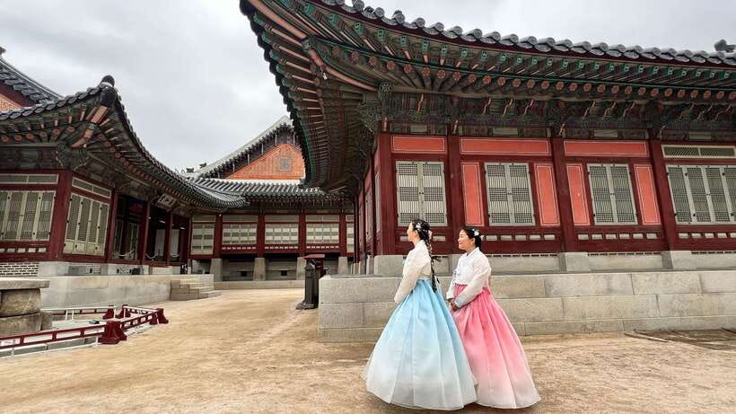 Seoul Highlights: Gyeongbok Palace, Insadong & N Seoul Tower - N Seoul Tower and the cable car finale