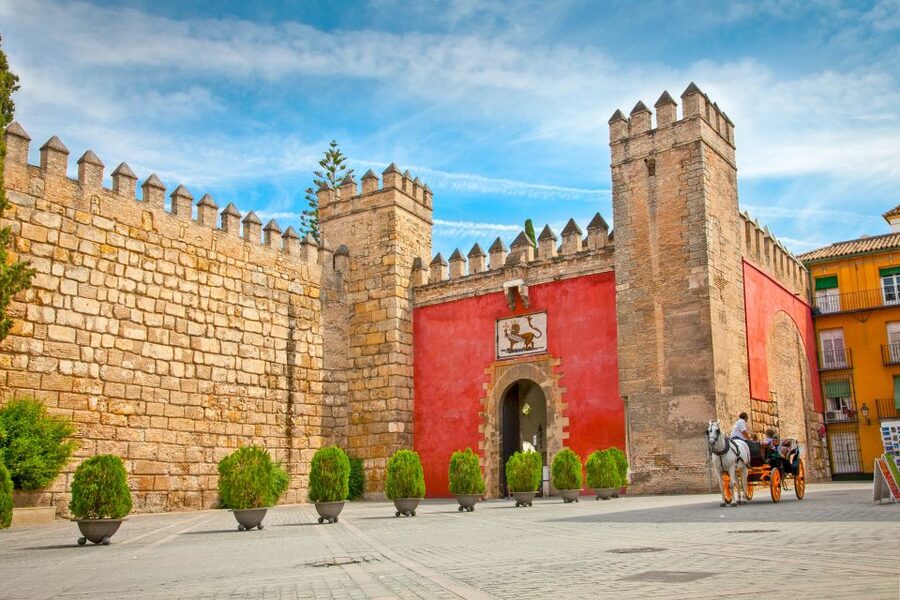 Seville: Alcázar Guided Palace Tour with Priority Access - Should you book the Alcázar guided tour?