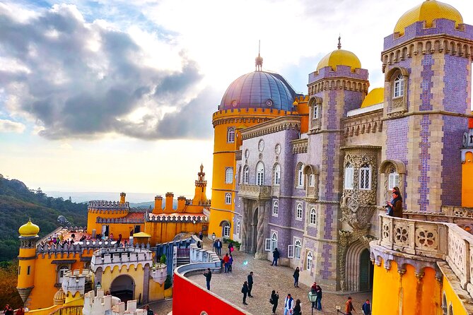 Sintra Half Day with Pena Palace and Regaleira from Lisbon - Timing, weather, and what to wear