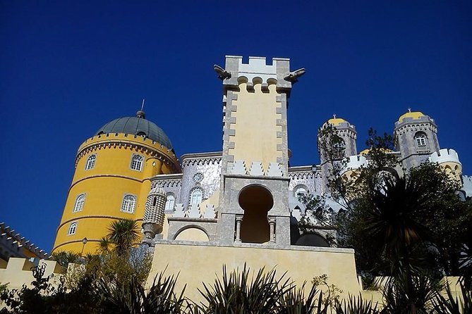 Sintra, Pena Palace, Cabo Roca, Cascais Small Group from Lisbon - Who should book this experience?