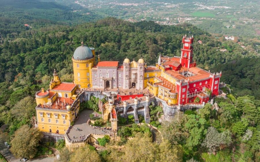 Sintra: Pena Palace, Moorish Castle, Regaleira, & Monserrate - Why a private vehicle helps in Sintra