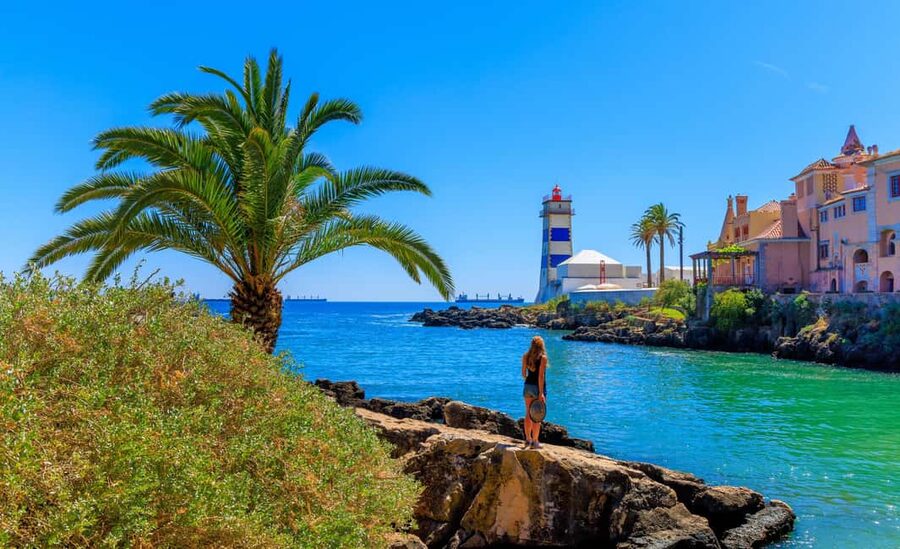 Sintra Small Group: Pena Palace, Moorish Castle & Cascais - Sintra village and a one-hour pause