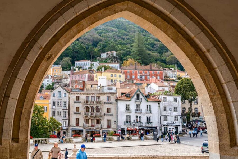 Sintra Small Group: Pena Palace, Moorish Castle & Cascais - Cascais for two hours by the marina
