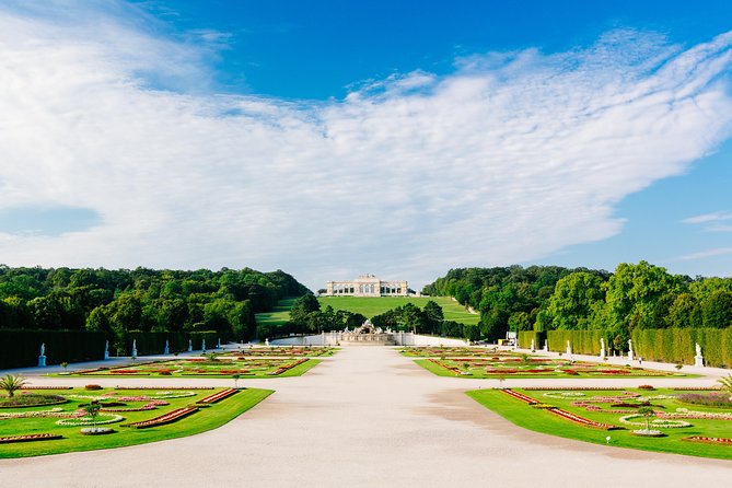 Skip-the-Line Schonbrunn Palace Guided Tour and Vienna Historical City Tour - English, German, and Spanish on one bus