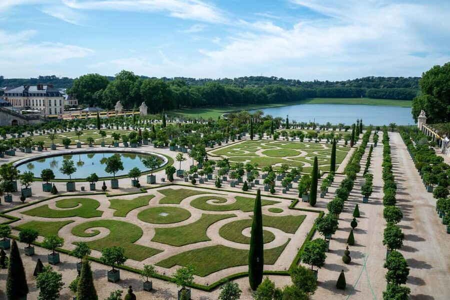 Skip-the-Line Versailles Palace & Garden Tour with Transport - Key points at a glance