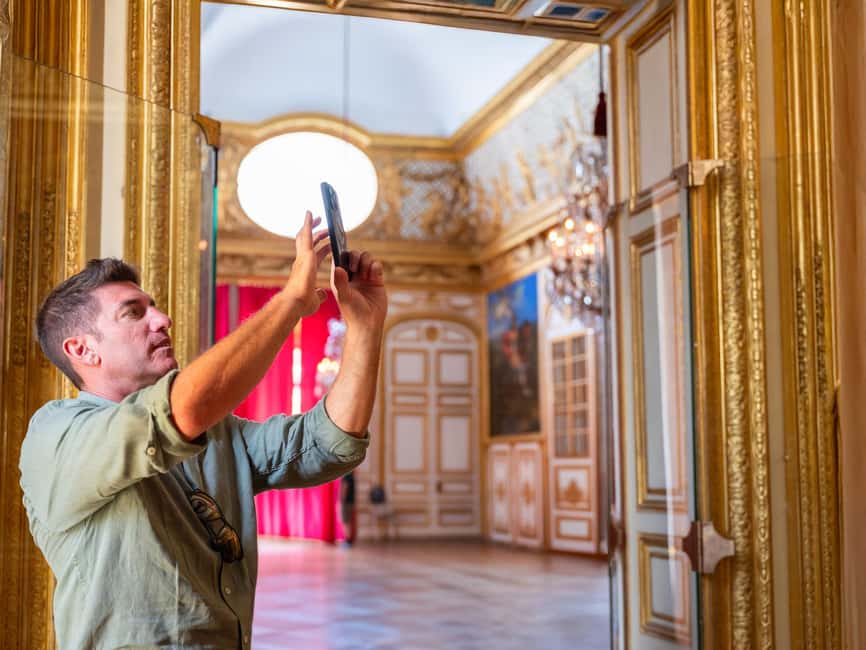 Skip-the-Line Versailles Palace & Garden Tour with Transport - The royal apartments and the story of power