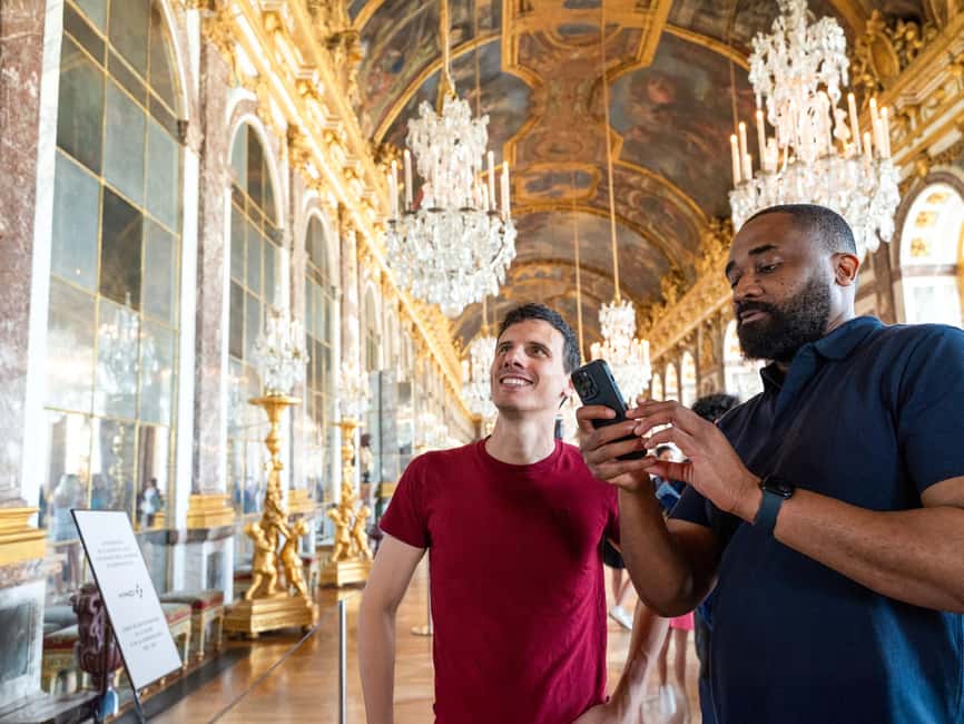 Skip-the-Line Versailles Palace & Garden Tour with Transport - How the guide affects the experience