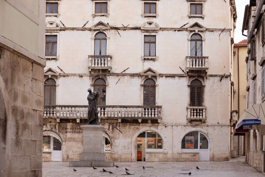 Split: Palace & Old Town Private Walking Tour-Entrance incl. - From the Fishmarket to Prokurative