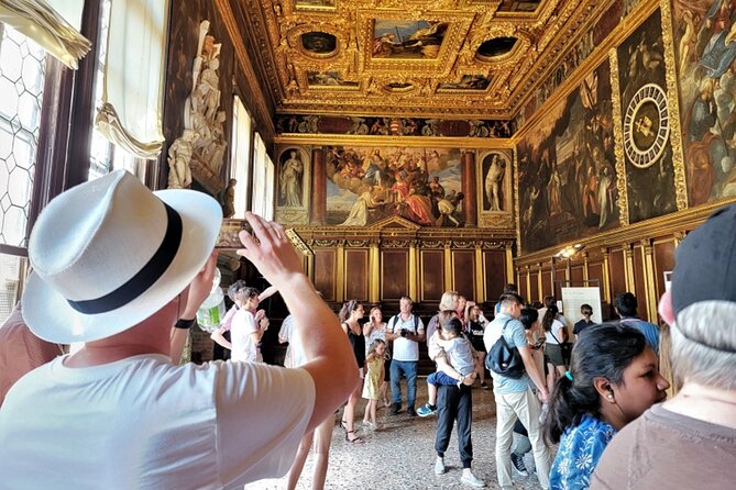 St Mark's, Doge's Palace, with Murano and Burano & Gondola Ride - Murano, glassmaking, and the limits of a demonstration