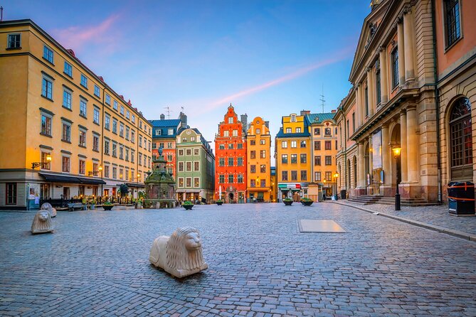 Stockholm Old Town Highlights, Royal Palace, Vasa Museum Tour - How the private guiding affects the experience