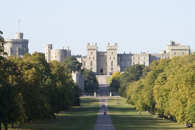 Summer Special: Buckingham Palace & Windsor Castle Tour - The guide question: what you are really buying