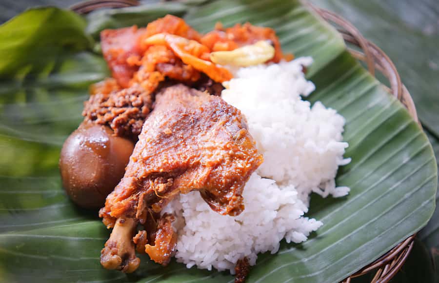 Taman sari water castle, sultan palace & local food tasting - Who will enjoy this walking tour?
