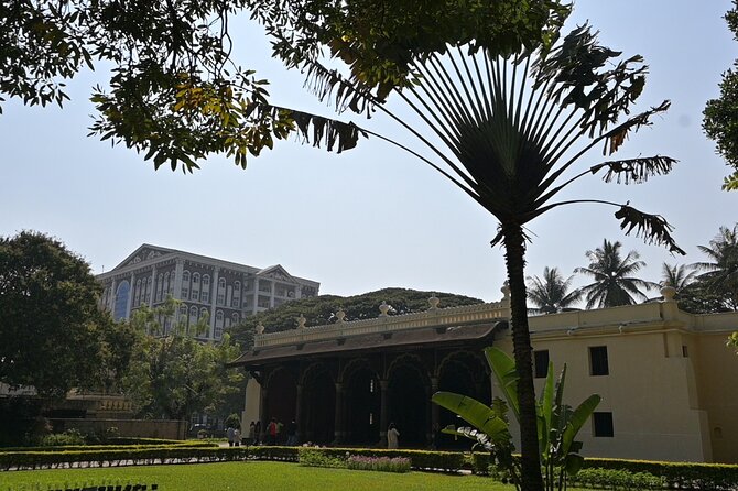 Tipu Palace + Koté Vishnu + Fort + KR Market + Jain Temple = Bengaluru Pété Walk - KR Market: The Tour’s Most Electric Half Hour