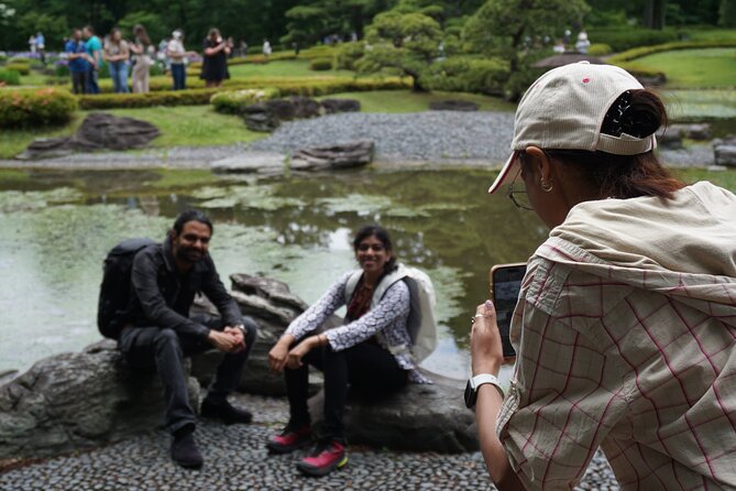 Tokyo Castle, Imperial Palace, Shogun & Garden Walking Tour - Ninomaru Garden and the gentler side of the walk