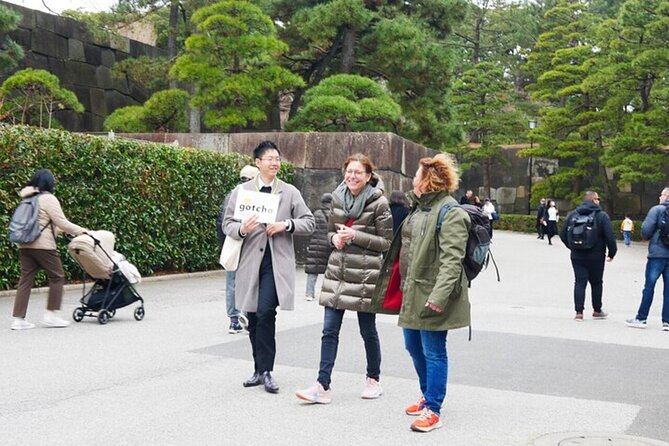 Tokyo: Edo Castle & East Garden of the Imperial Palace Tour - What the two-hour route feels like