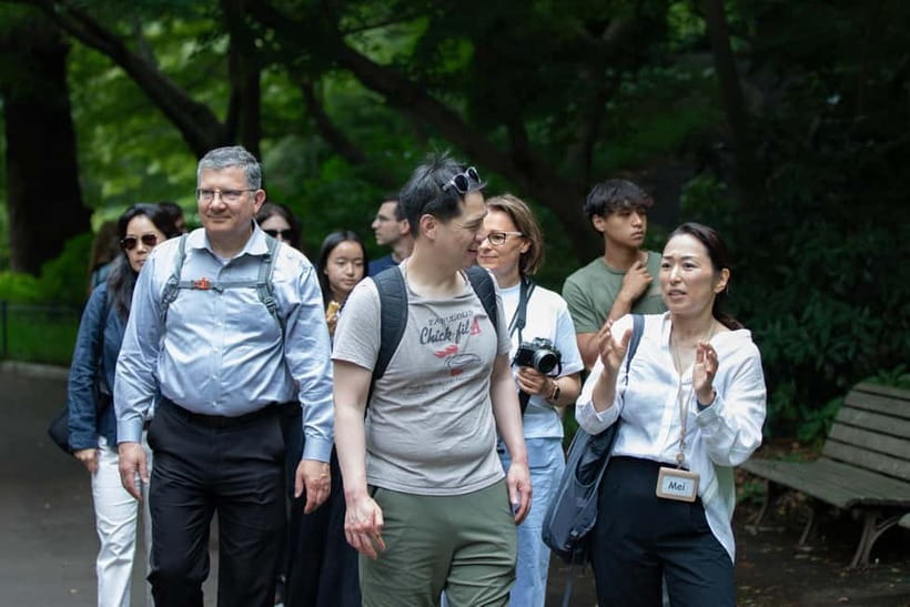 Tokyo: Imperial Palace East Gardens Walking Tour - Honmaru: picturing the castle that is gone