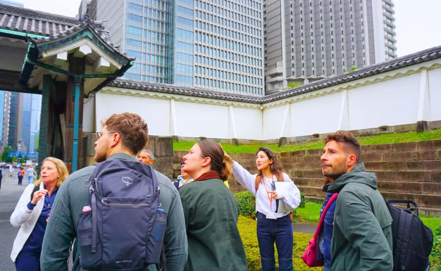 Tokyo: Imperial Palace Japanese History Walking Tour - Is $32 good value?