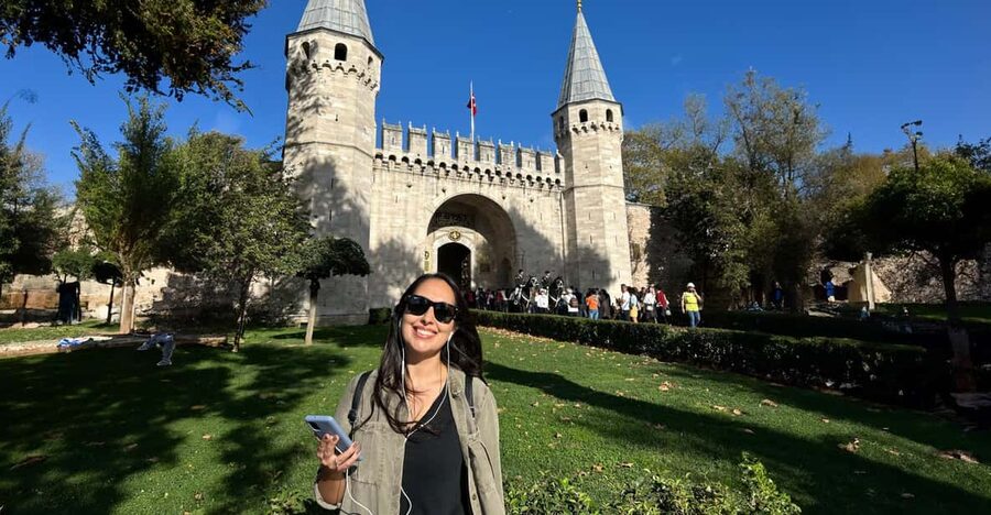 Topkapi Palace and Harem Skip-the-Line-Tickets & Audio Guide - Entering the palace and Harem
