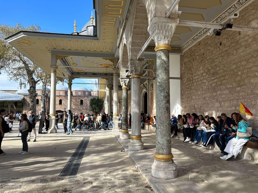 Topkapi Palace and Harem Skip-the-Line-Tickets & Audio Guide - The Treasury, royal jewelry, and sacred relics
