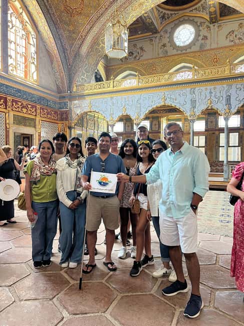 Topkapi Palace & Harem, Skip-the-Line SMALL GROUP - Entering the palace with skip-the-line access