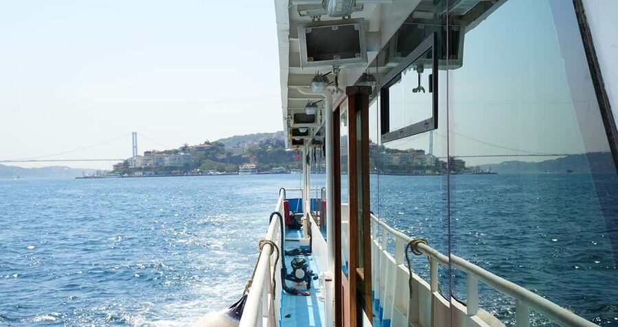 Topkapi Palace & Harem Tour + Bosphorus & Golden Horn Cruise - Topkapi Palace: one hour of court life