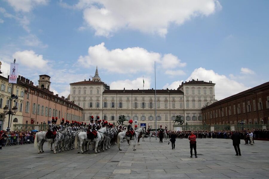Turin: Entrance ticket for Palazzo Reale & audioguide - Downloading the guide and collecting your entry