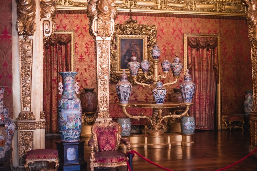 Turin: Savoy Royal Palace Small Group Guided Tour - How the Savoy story shapes the tour