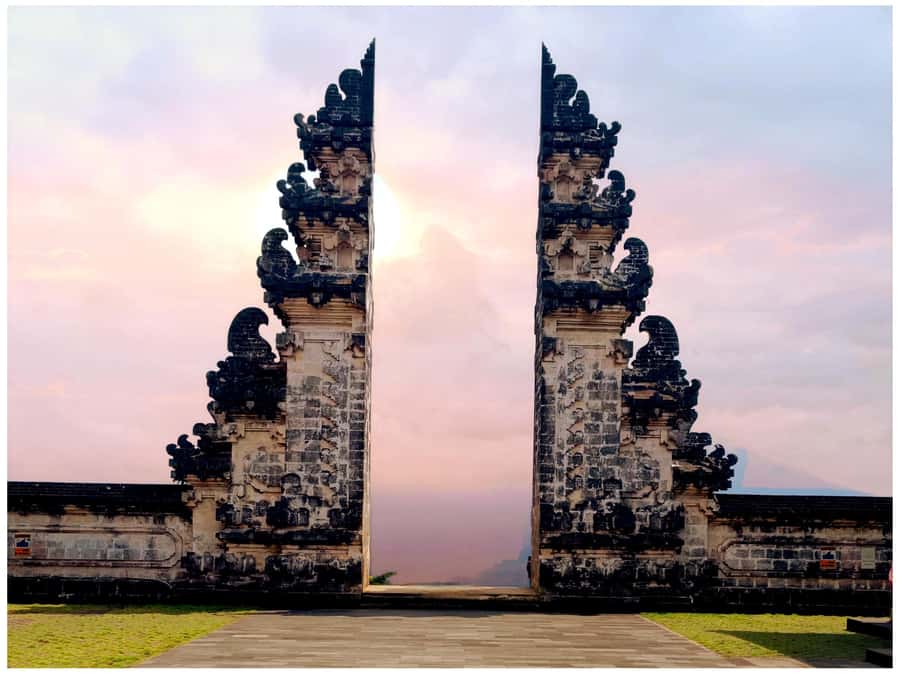 Ubud: Heaven Gate Lempuyang, Water Palace & Waterfall Tour - Key points before you book