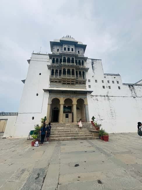 Udaipur: Sajjangarh Monsoon Palace Day Trip with Tickets - Who will enjoy this trip most?