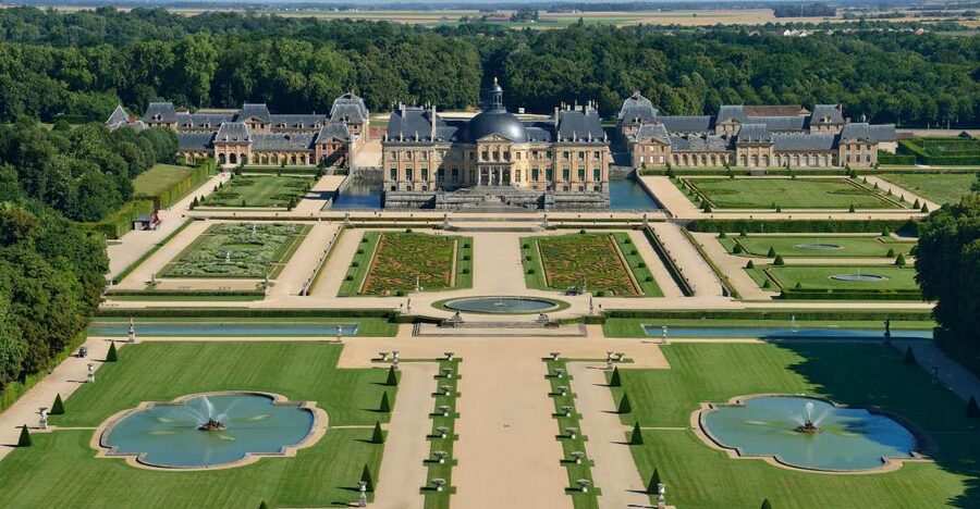 Vaux le Vicomte Chateau Entry Ticket and Chateaubus Transfer - Key points to know before booking