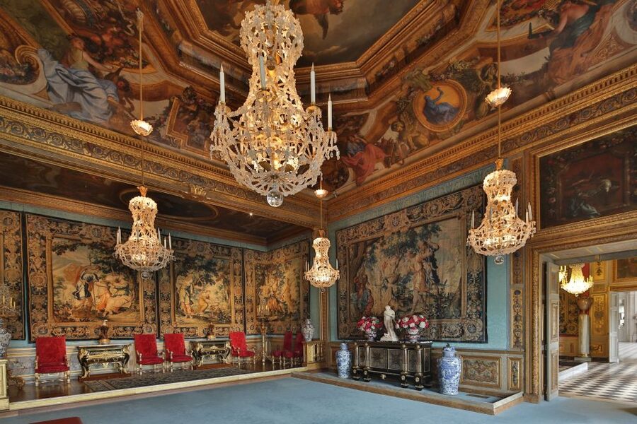 Vaux le Vicomte Chateau Entry Ticket and Chateaubus Transfer - Practical advice for a smoother day