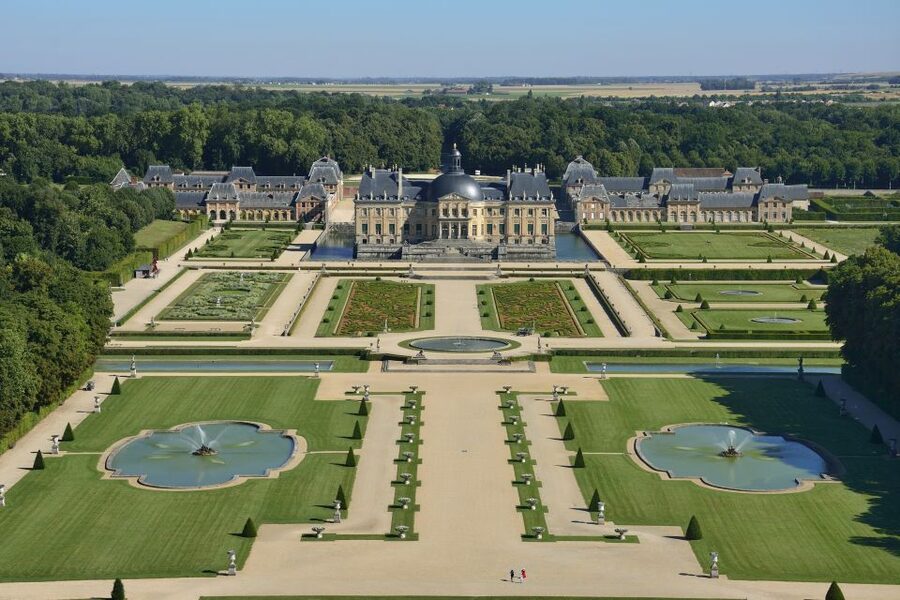 Vaux le Vicomte Chateau Entry Ticket and Chateaubus Transfer - Getting there from Paris by train and shuttle