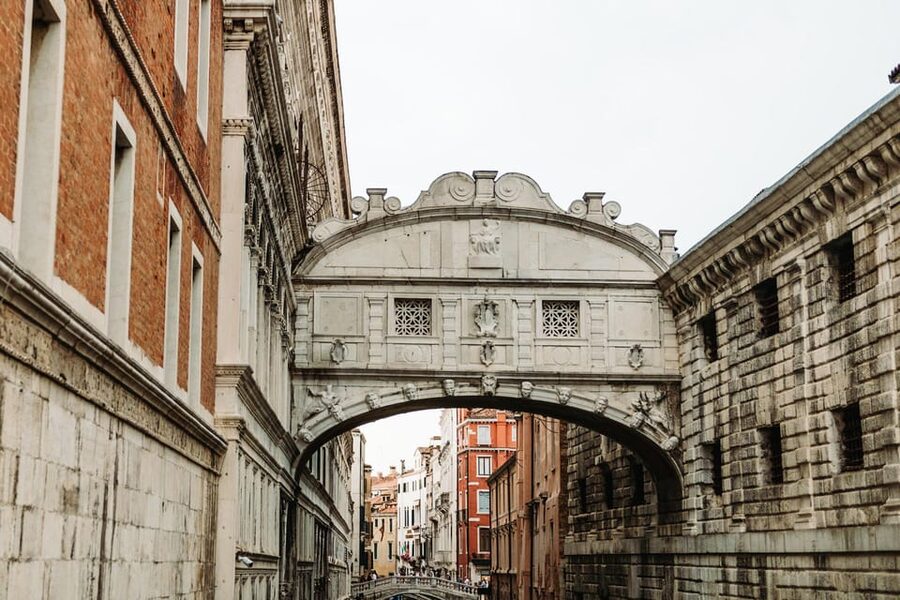 Venice: After-Hours St. Mark’s & Doge's Palace VIP Tour - The break between the two landmarks