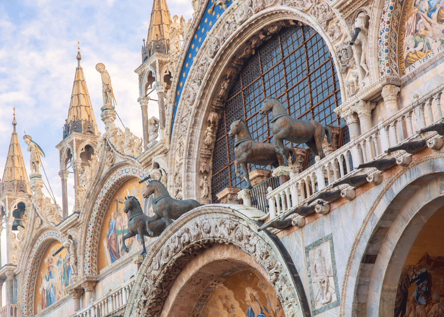 Venice: Basilica and Doge's Palace Priority Ticket and Tour - How the guiding and audio work together