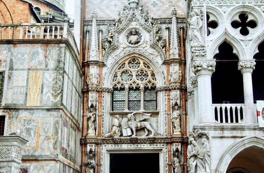 Venice: Basilica and Doge's Palace Tour with Gondola Ride - FAQ