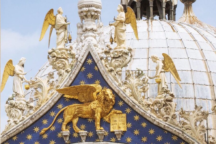 Venice: Doge's Palace and Basilica Tour with Gondola Ride - Why this combination works in Venice
