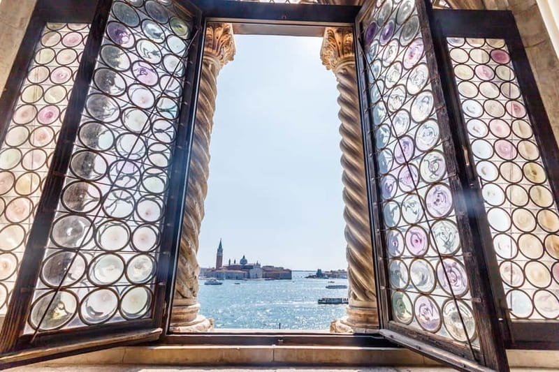 Venice: Doge's Palace and St Mark's Basilica Walking Tour - Doge’s Palace and the machinery of Venetian power