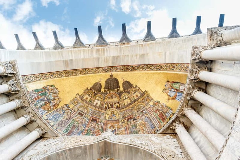 Venice: Doge's Palace and St Mark's Basilica Walking Tour - Heat, crowds, and the pace of the route
