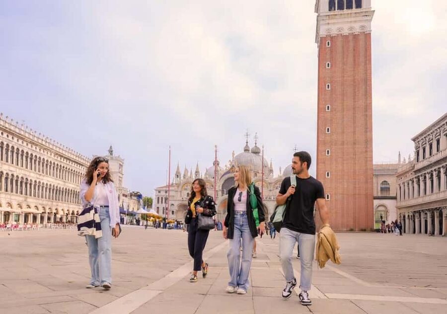 Venice: Doge's Palace and St Mark's Tour with Gondola Ride - Who should book this tour?