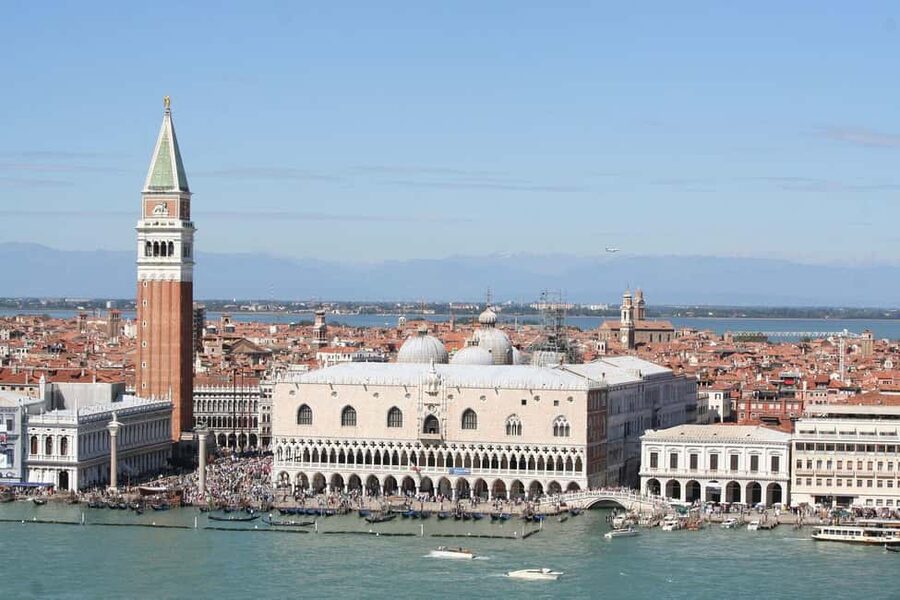 Venice: Doge's Palace, Bridge of Sights, St.Mark's Basilica - Doge’s Palace and the glittering machinery of power