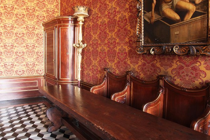 Venice: Doge’s Palace Prisons & Secret Itineraries Guided Tour - The Secret Itineraries route and attic chambers