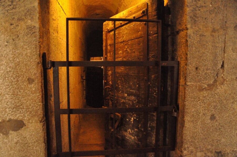 Venice Doge's Palace & Prisons Tour - The Council of Ten and the darker machinery of government