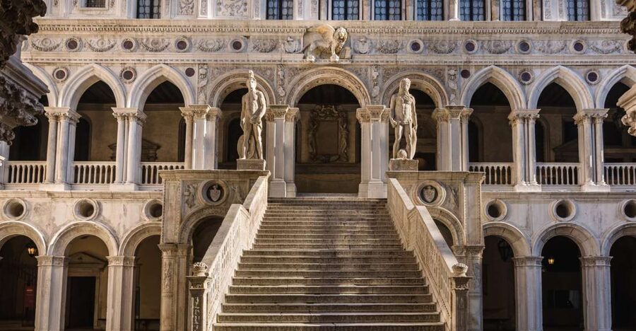 Venice: Doge's Palace Skip-the-Line Ticket with Guidebook - Entering Doge’s Palace and saving time