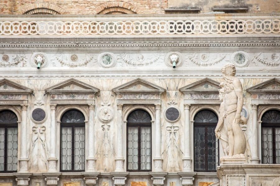 Venice: Doge's Palace Skip-the-Line Tour with Prisons - Crossing the Bridge of Sighs