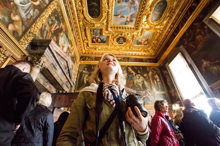 Venice: Doge's Palace Skip-the-Line Tour with Prisons - Audio equipment, crowds, and language