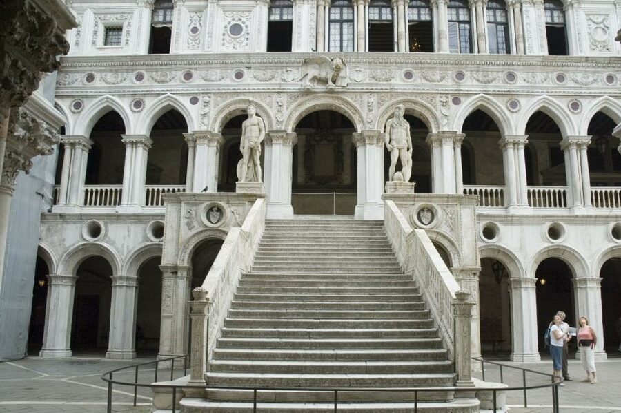 Venice: Doge's Palace & St. Mark's Basilica Tour - Inside Doge’s Palace and the Venetian government