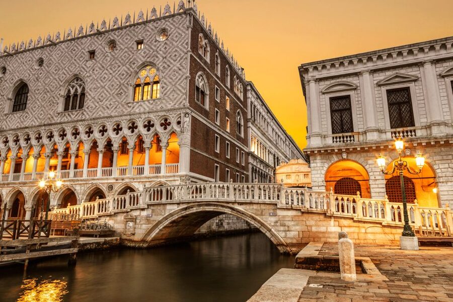 Venice: Lords of the Night Prison’s Palace Cells & Tortures - Entering the cells and learning about prison life