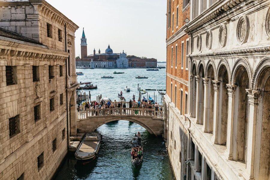 Venice: Private Entry Doge Palace & St. Mark Terraces Tour - Why the early start matters in Doge’s Palace